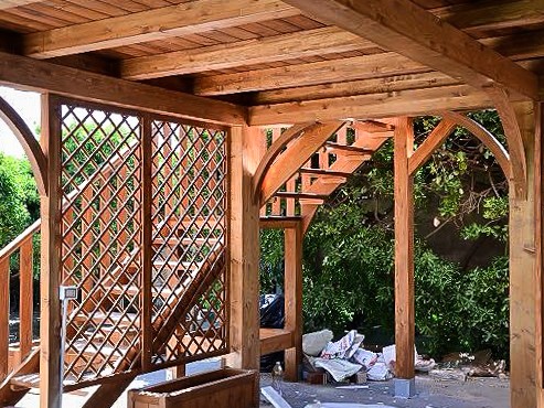 Fam alberoidea - portico in legno