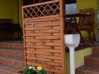 Fam-alberoidea fioriera-in-legno