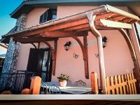 Fam-alberoidea tettoia-in-legno